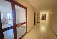 HERRLICHER FERNBLICK vom 7. STOCK! Wohnung mit LOGGIA zu SANIEREN!