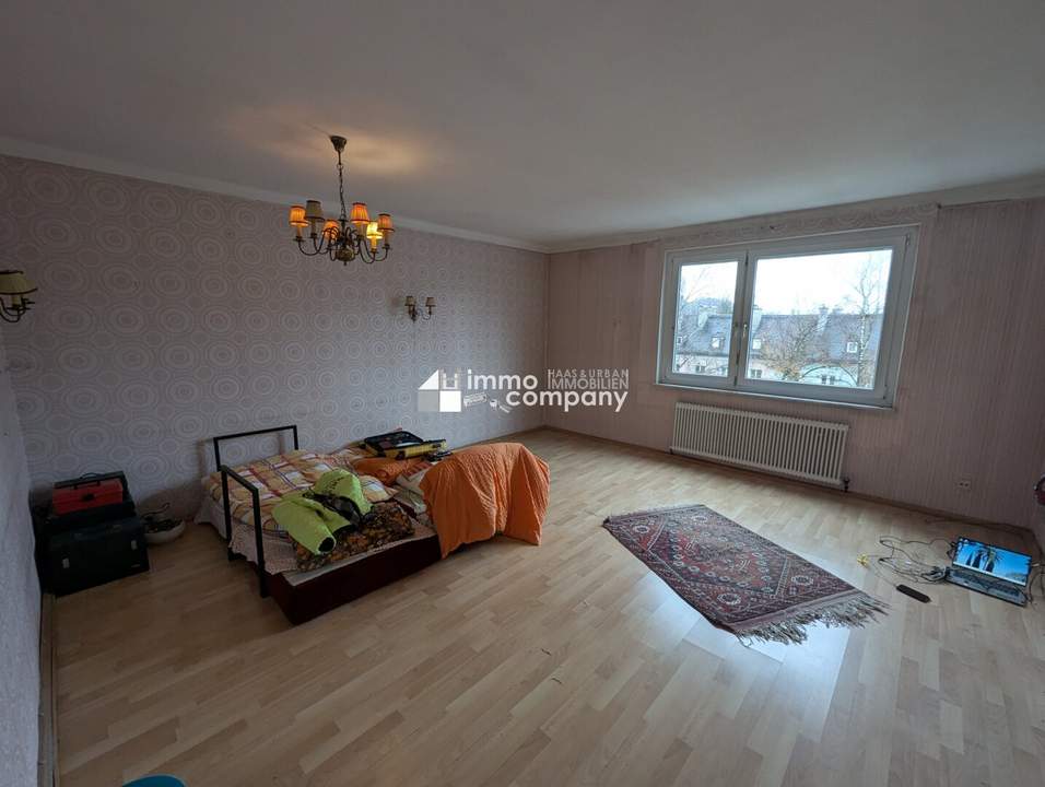 Sanierungsbedürftige Altbauwohnung in zentraler Lage Salzburgs - 84m², 3 Zimmer, Garage!