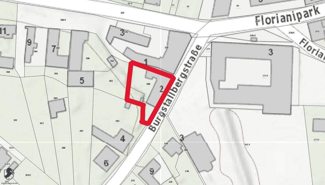 Baugrundstück mit Altbestand, Erdkeller & Parkplätzen – Top-Lage Judenau