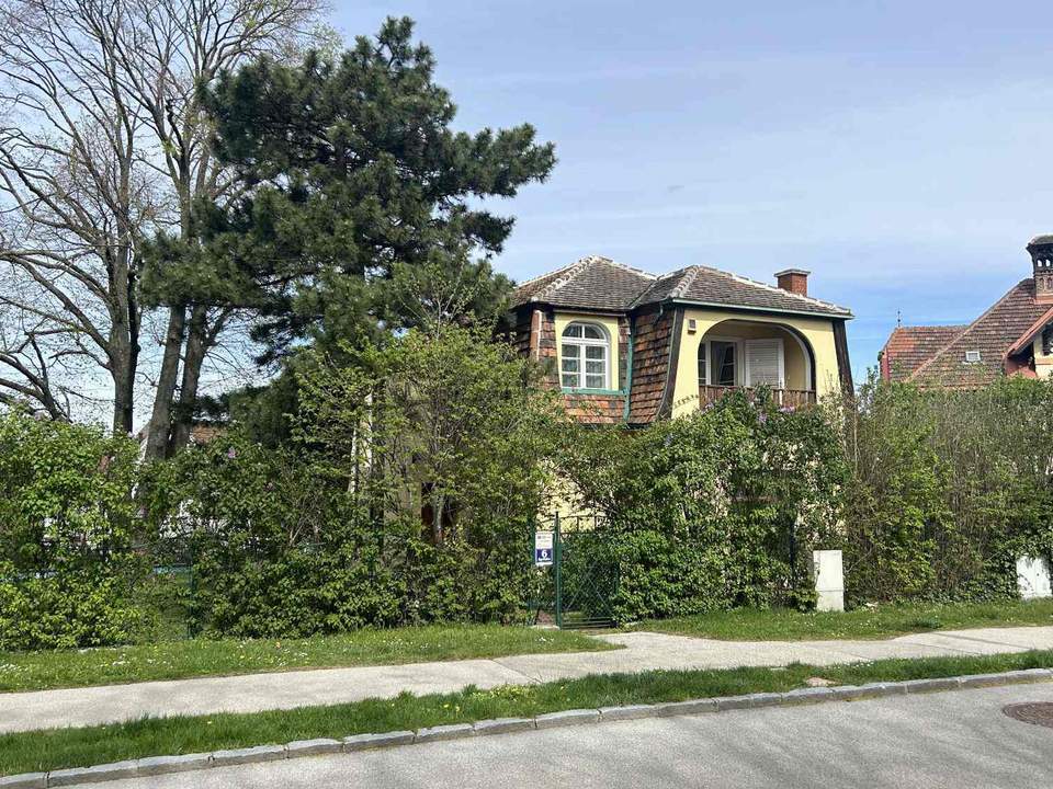 Einfamilien-Villa mit traumhaftem Naturgarten in begehrter Perchtoldsdorfer Lage!
