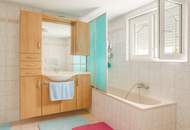 Charmantes Einfamilienhaus mit Einliegerwohnung, Garten und Garage – vielseitig nutzbar