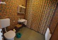 Geräumiges Wohnhaus mit schönem Garten