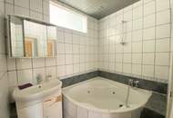 SONNIGE 2 Zimmer zu SANIEREN im 4. Stock!