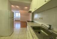 Elegante Dachgeschosswohnung im Botschaftsviertel – beim Belvedere, mit Hofruhelage