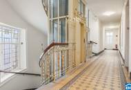 Eleganter Altbau mit modernem Penthouse-Dachausbau