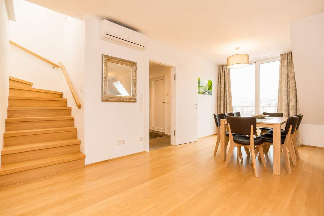 Exklusive - Dachgeschosswohnung mit Panoramablick & sonnigen Terrassen