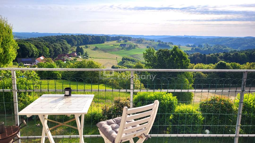 Provisionsfrei! Charmantes Zuhause mit Potenzial und Panoramablick bis zur Riegersburg