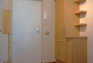 2-Zimmer-Wohnung mit kleinem hofseitigem Balkon, 5 Min Fußweg zum 1.Bz.!