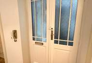 UNBEFRISTETES MIETVERHÄLTNIS 3 ½ Zimmer-Altbauwohnung im Herzen der Stadt!