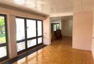 "Einfamilienhaus mit 1110m² Grund mitten im Ort!"