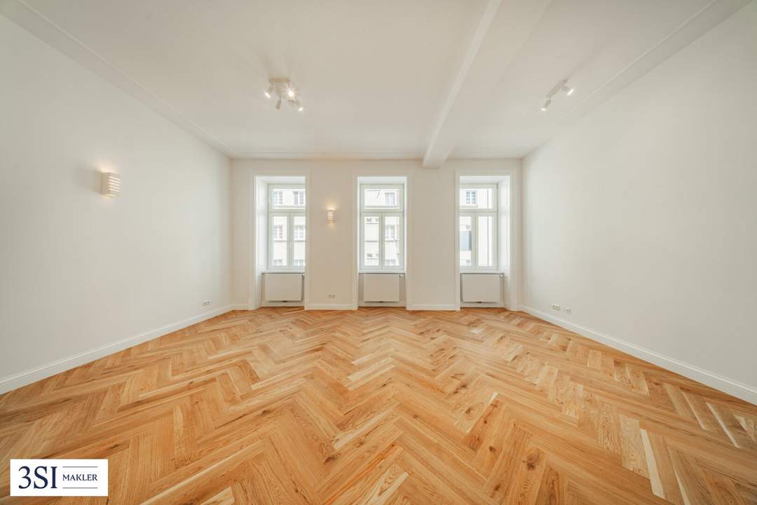 Lichtdurchflutet & luxuriös: Sanierter Altbau-Erstbezug mit Balkon