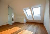 Luxuriöse Dachterrassenwohnung in prachtvollem Althaus, Nähe Beatrixg./Reisnerstr.