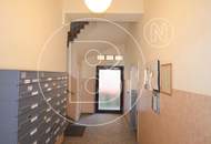 Renovierungsbedürftige 2-Zimmer-Wohnung!