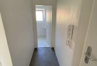 Geld sparen und den Sommer auf Balkonien genießen! Umfassende Sanierungsarbeiten versprechen einen traumhaften Rückzugsort zum Wohlfühlen: geräumiges Wohnzimmer mit Zugang zum sonnigen Balkon, modernes Badezimmer und praktischer Abstellraum!