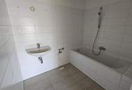 AKTION! 2 MONATE MIETFREI! GROSSE 2 ZIMMERWOHNUNG MIT LOGGIA!
