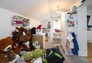 Gepflegtes Wohnhaus mit zwei Wohneinheiten, Terrasse und Doppelgarage im Zentrum von Sierning!