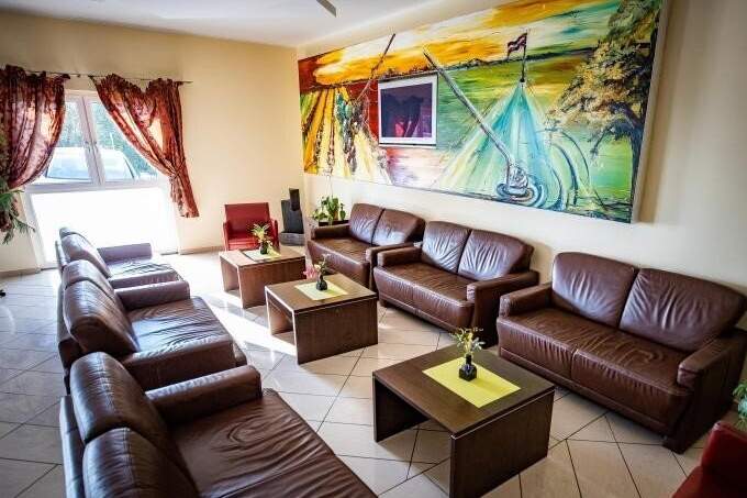 profitable Gastrofläche in Donnerskirchen Neusiedlersee: ca. 430m² Restaurant mit Weinkeller und Terrasse zu mieten!, Gewerbeobjekt-miete, 1.000,00,€, 7082 Eisenstadt-Umgebung