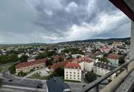 Zentrumsnahe Wohnung mit Küche, Loggia und tollem Ausblick!