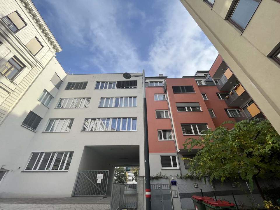 RUHELAGE! 2-Zimmer-Wohnung mit Balkon im 9. Bezirk!