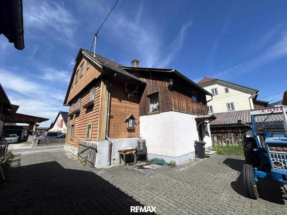 Kaufanbot vorliegend! Wohnhaus mit Potenzial in zentraler Lage!