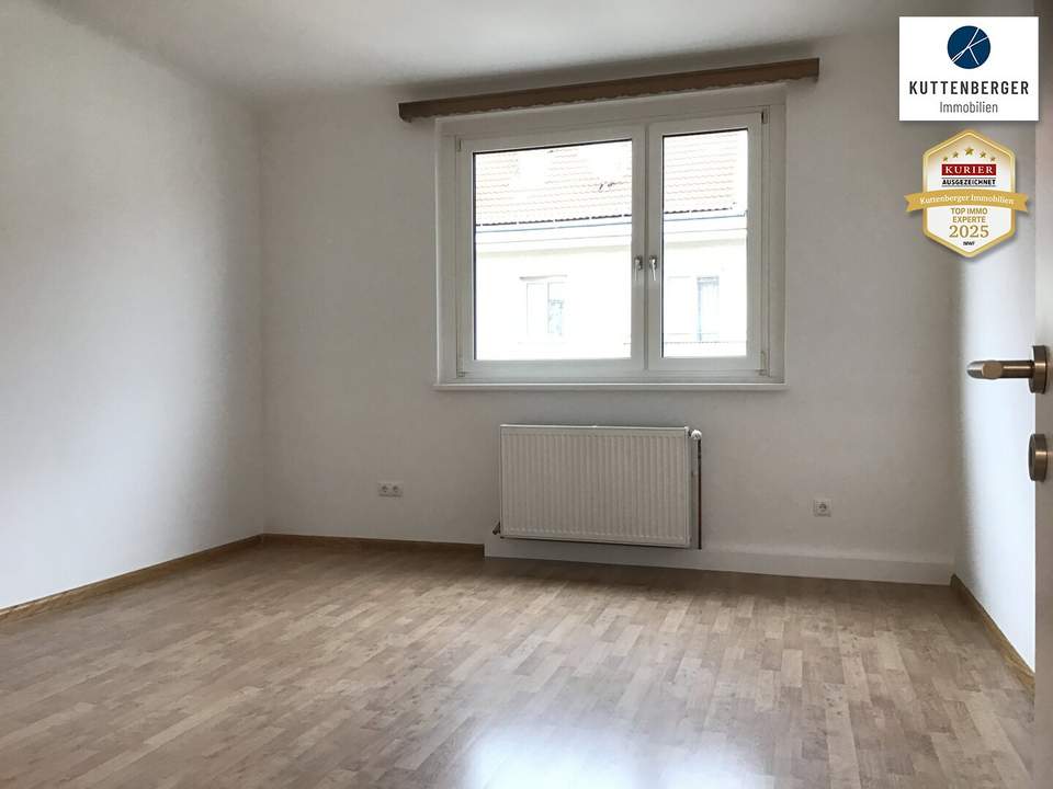 Ab 1. November: Nibelungenviertel - Helle Singlewohnung im 4. Liftstock Nähe Schmelz