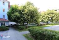 Charmante DG Wohnung , lichtdurchflutet– ruhige Lage - Parkplatz - sofort verfügbar!