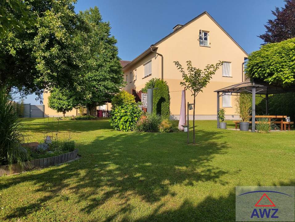 Schönes Anwesen mit Nebengebäude und großem Grundstück!