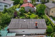 Zwei Einfamilienhäuser auf großzügigem Grundstück in sonniger Lage