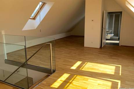 Zweigeschossige Dachgeschosswohnung mit großzügiger Wohnküche, Terrasse & Galerie in zentraler Lage, Wohnung-miete, 1.790,00,€, 3430 Tulln