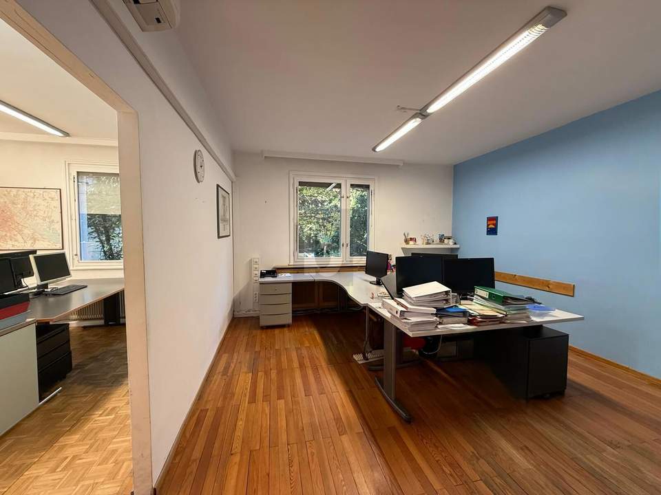 GROßZÜGIGE EINHEIT MIT BALKON IN TOP-LAGE