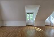 WOHNEN MITTEN IM VIERTEN - Urbane Lebensqualität in Zentrumsnähe - Großzügige 1-Zimmer Wohnung im Dachgeschoß