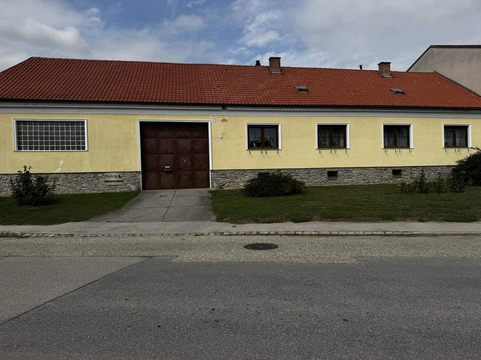 Ehemaliger Bauernhof mit Wohnhaus, Innenhof &amp; Nebengebäuden &amp; Pferdeoption