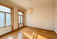 Helle Altbauwohnung mit Erkerzimmer im 18. Bezirk - Renovierungsbedarf mit Potenzial