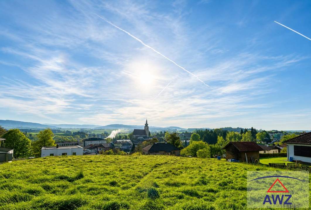 Sonniger Baugrund in erhöhter Lage mit tollem Fernblick!