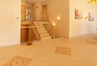 Exklusive Villa mit Pool, Terrassen, Wintergarten &amp; großer Garage in Klosterneuburg-Weidling