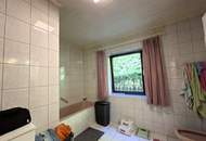 Großzügiges Wohnhaus mit Garagen für drei PKW, Sackgasse, Waldrandlage