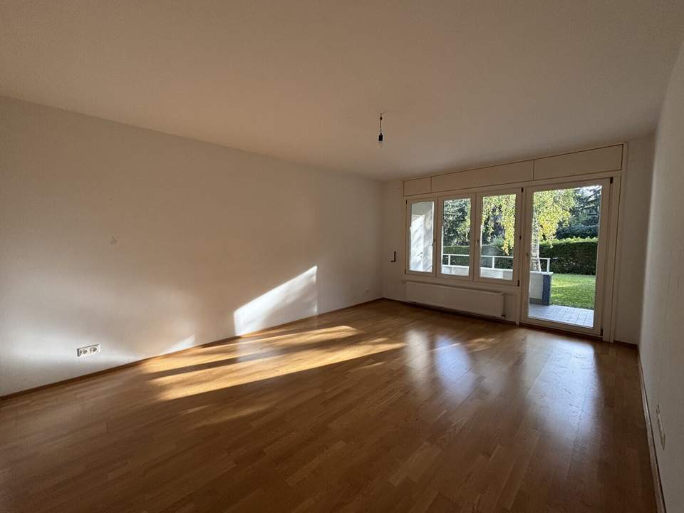 1190! Perfekt aufgeteilte 4 Zimmer Wohnung mit Loggia ab November 24!