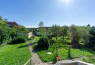 Sonnig wohnen, naturverbunden leben: Traumgarten, Schwimmteich, PV-Anlage