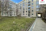 Sanierungsbedürftige 2 Zimmer Wohnung | Loggia ca.11,86m² | 3. Liftstock