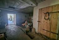 Sanierungsbedürftiges Sacherl mit Gebirgsblick