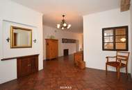 Geschichtsträchtiges Wohnhaus mit großem, uneinsehbarem Garten in Kilb