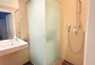 UNBEFRISTET! Repräsentative 4-Zimmer Altbauwohnung mit Loggia und Balkon Nähe The Mall!