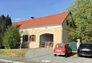 Traditioneller Dreikanthof mit uneinsehbarem Arkadenhof-Innenhof und großen Entwicklungspotenzial