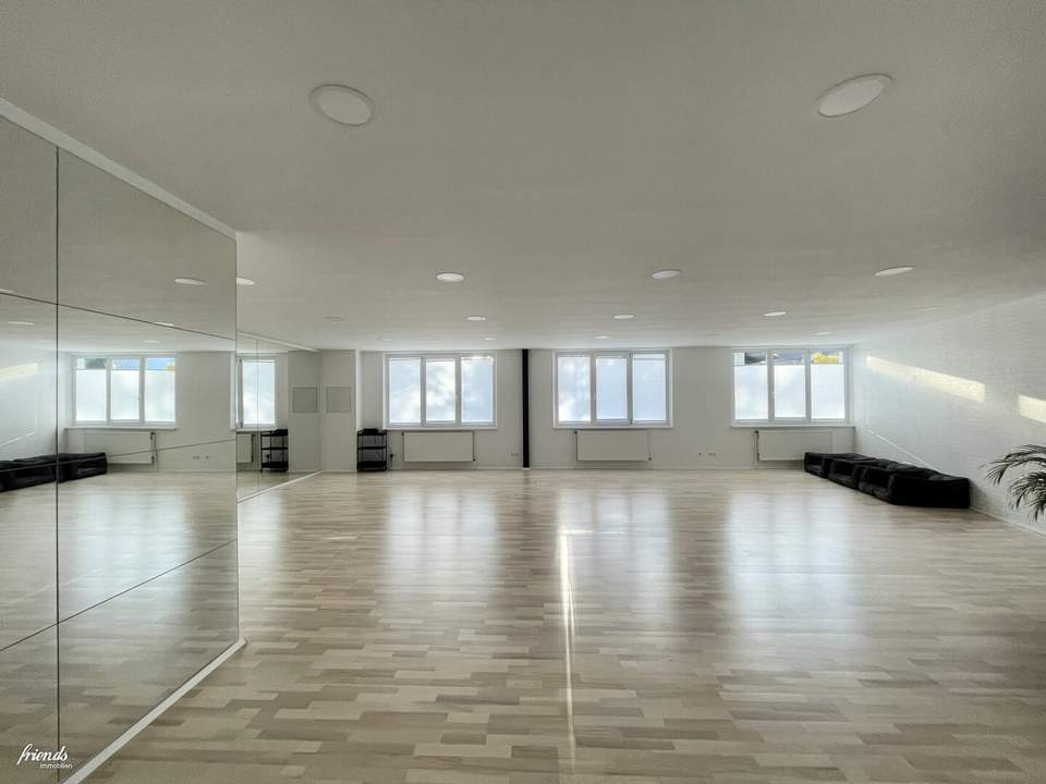 70 m2 Saal zur individuellen Nutzung!