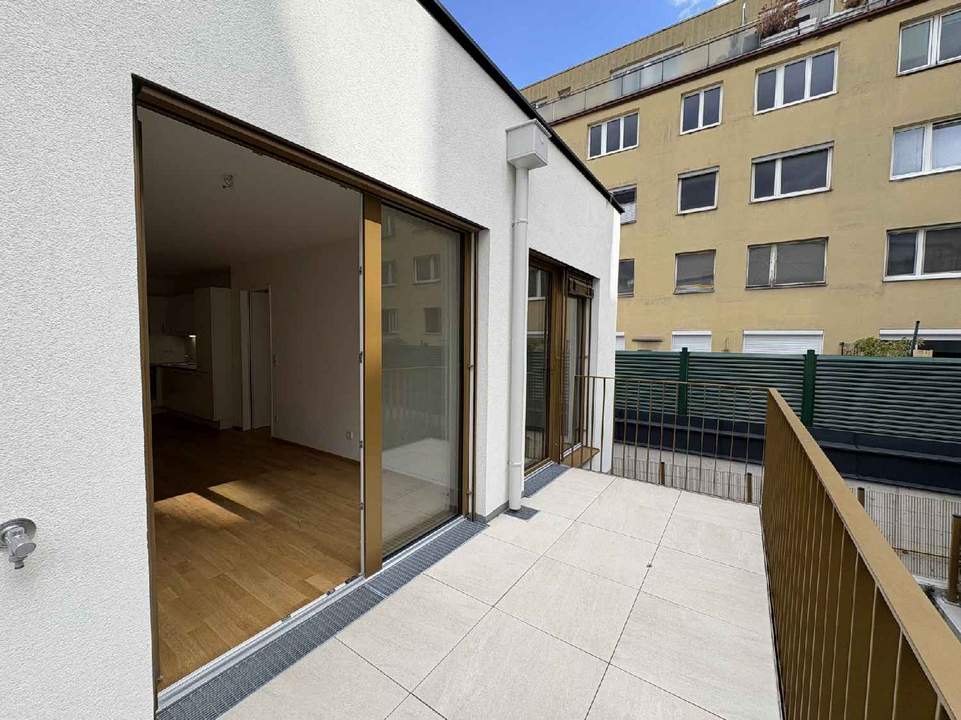 ERSTBEZUG - geräumige Balkonwohnung - Innenhoflage - UBahnnähe