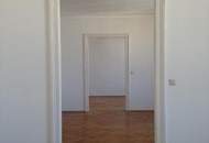 GENERALSANIERTE STILWOHNUNG MIT BALKON