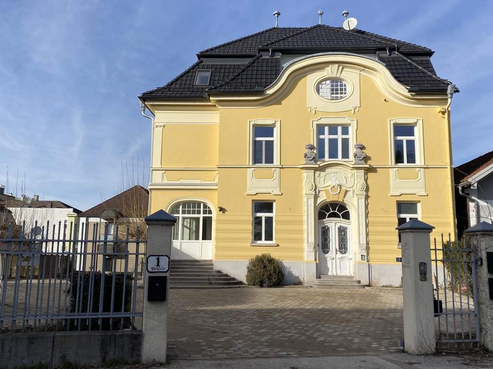 Erstbezug - Schöne Dachgeschosswohnung mit Terrasse