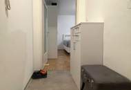 Singles aufgepasst! Gepflegte, helle 1-Raum-Wohnung mit idealer Raumaufteilung in Steyr Münichholz: komfortabel, erschwinglich und mitten im Grünen! Praktischer Abstellraum, Aufzug und modernes Badezimmer inklusive!