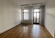 1060! BÜRO mit kleiner Cafeterrasse direkt auf die Mahü!