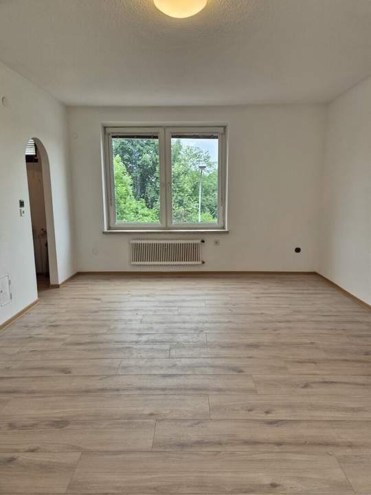 2 Zimmer Wohnung im Zentrum Neunkirchen zu vergeben!
